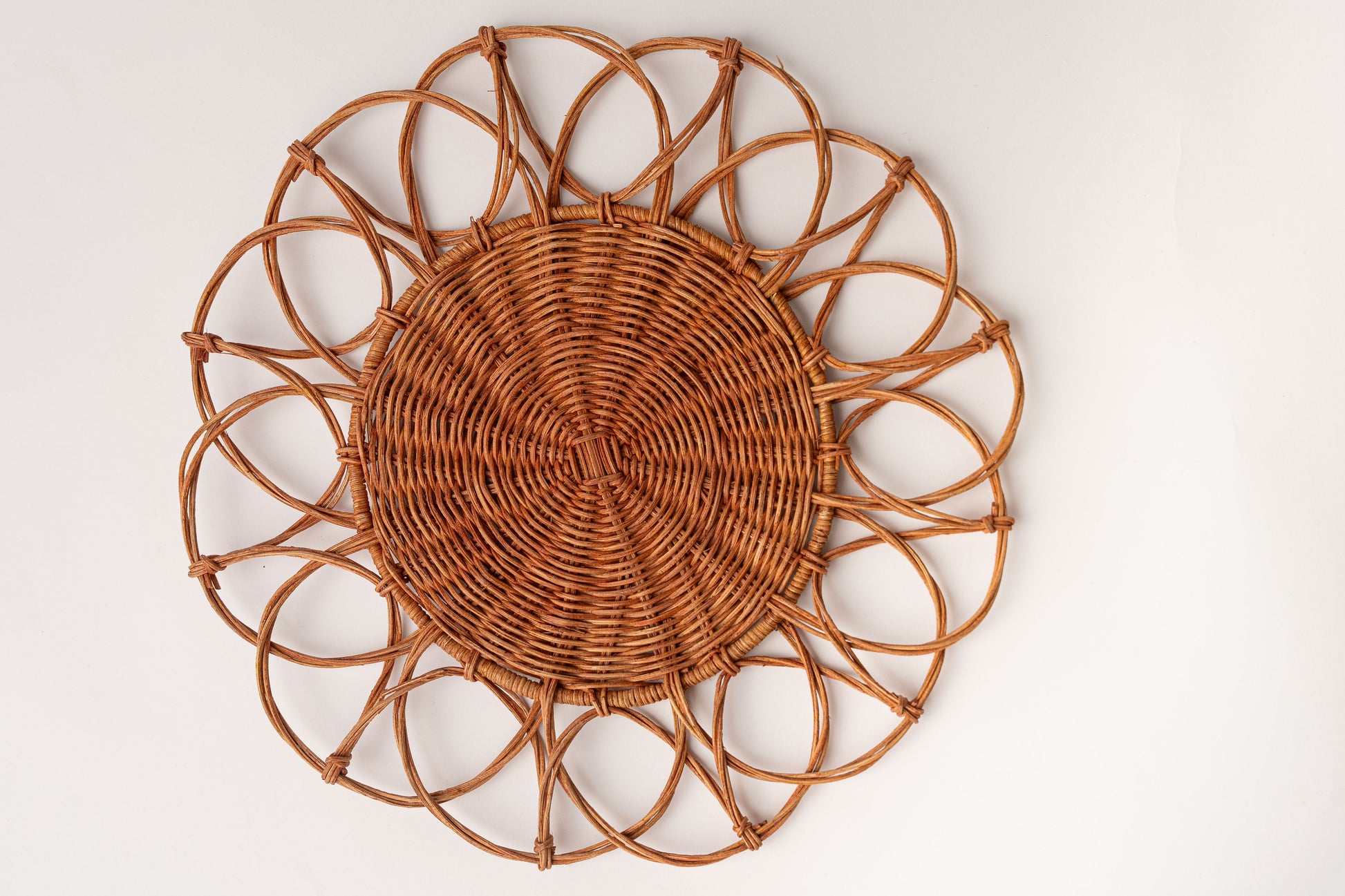 Bajo Plato Rattan Cafe